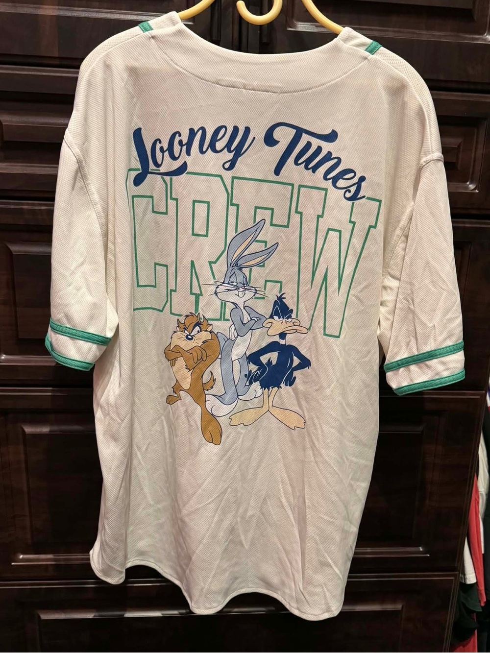 Warner Bros. Looney Tunes Crew White Jersey with Green Trim TINY MARK BY THE L